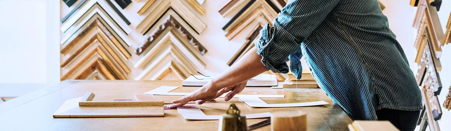 Custom-framing-solutions-for-art-galleries-debex